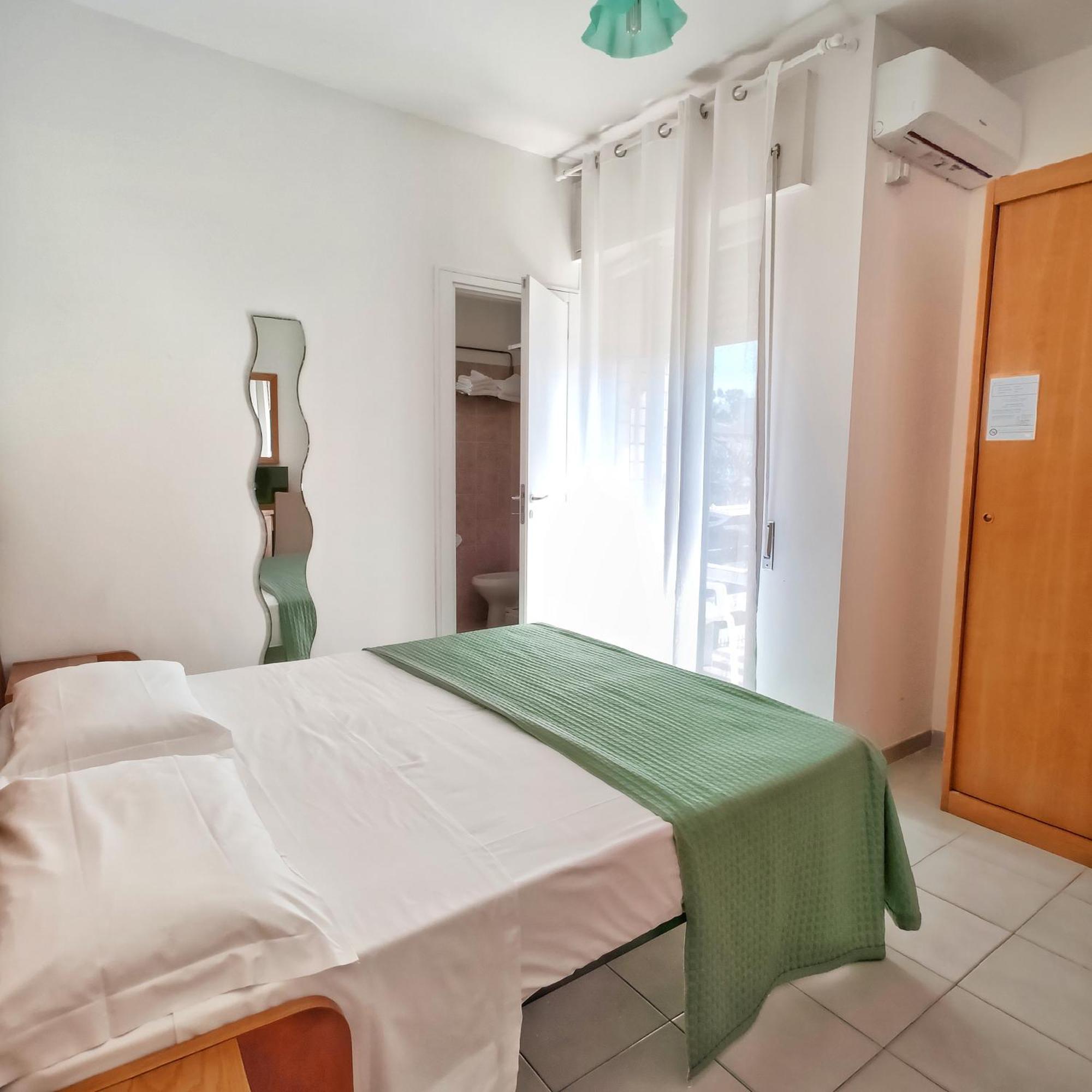 Piccolo Hotel Terracina Bagian luar foto