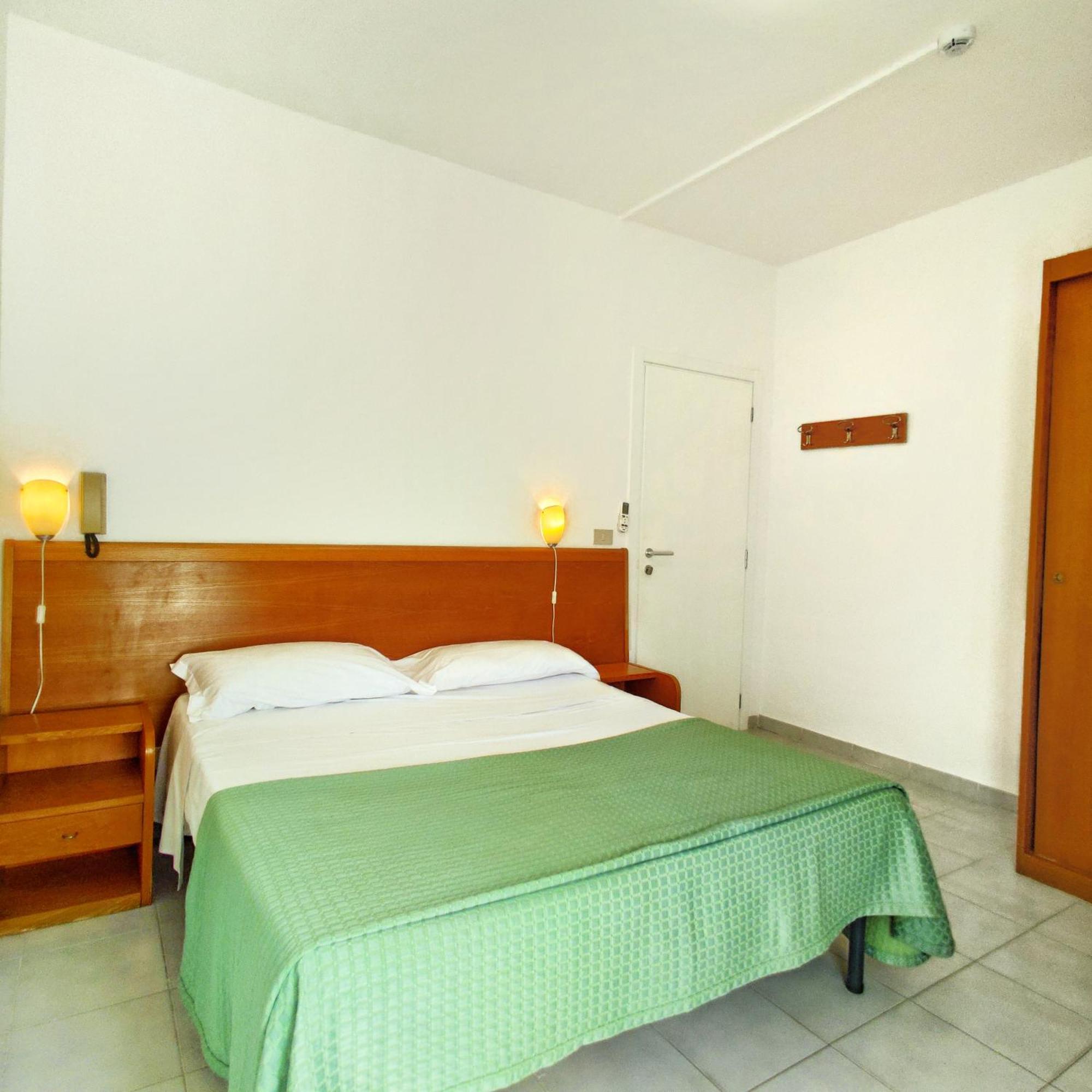 Piccolo Hotel Terracina Bagian luar foto