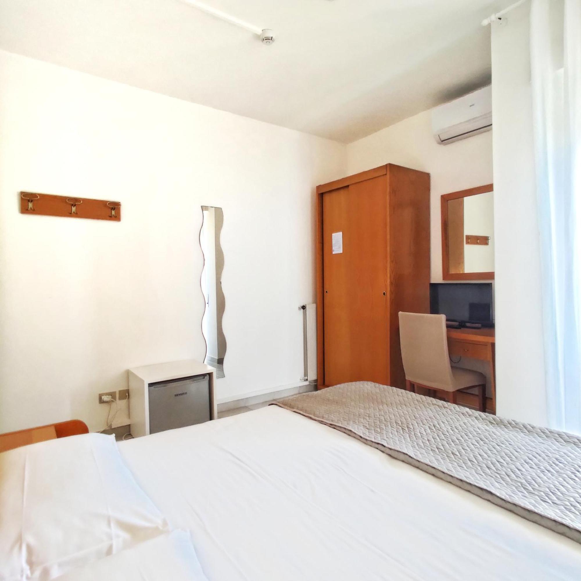 Piccolo Hotel Terracina Bagian luar foto