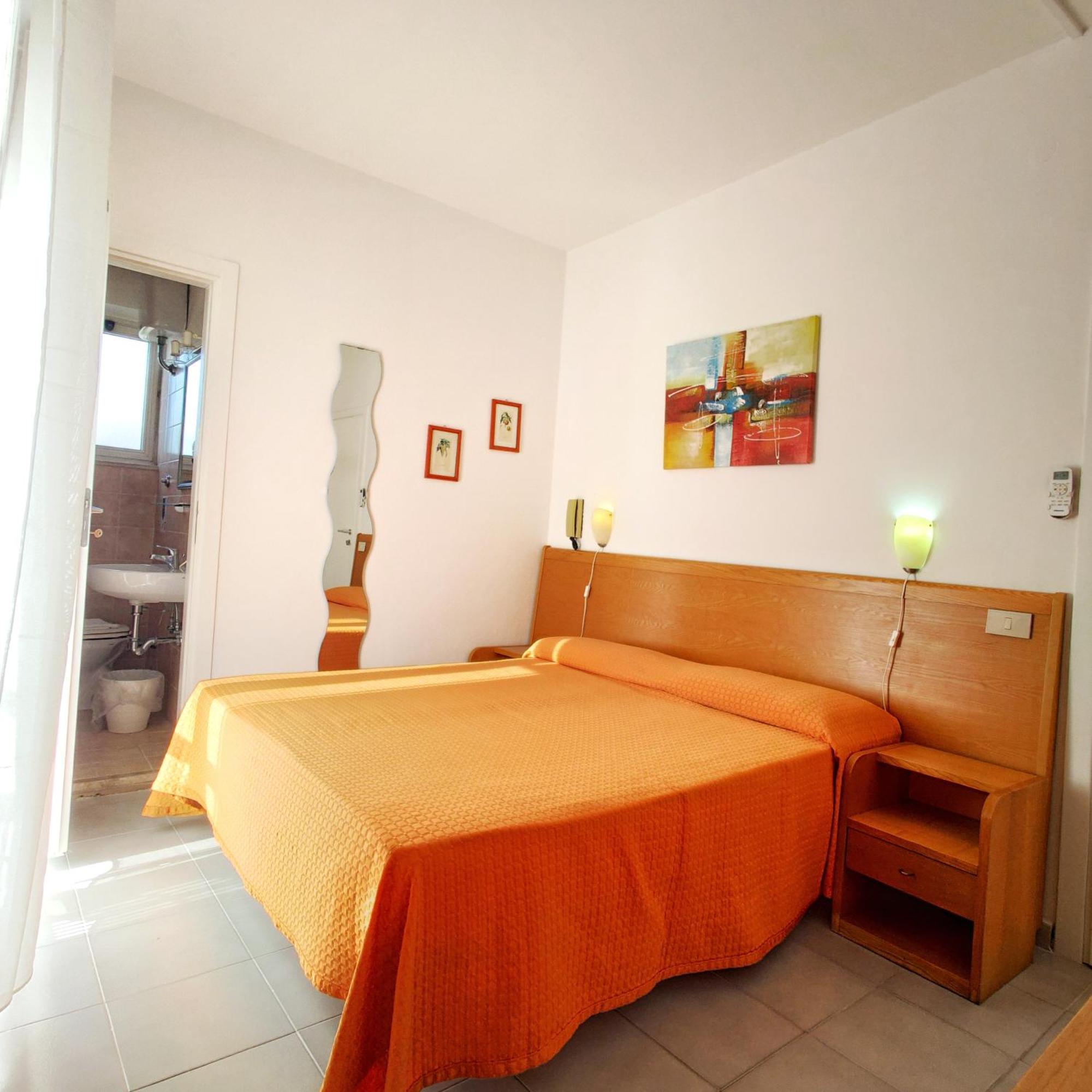 Piccolo Hotel Terracina Bagian luar foto